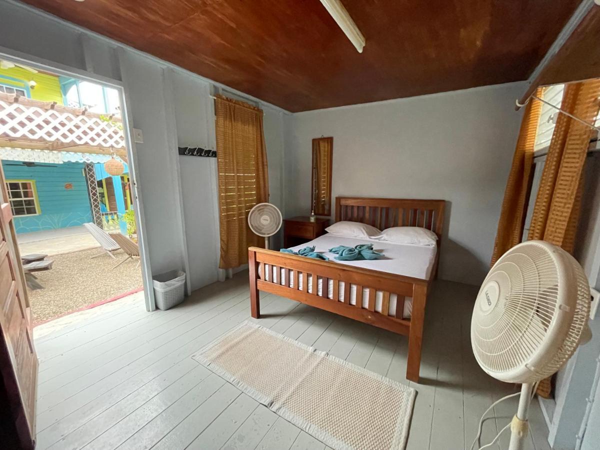Sea N Sun Guest House Caye Caulker Exterior photo