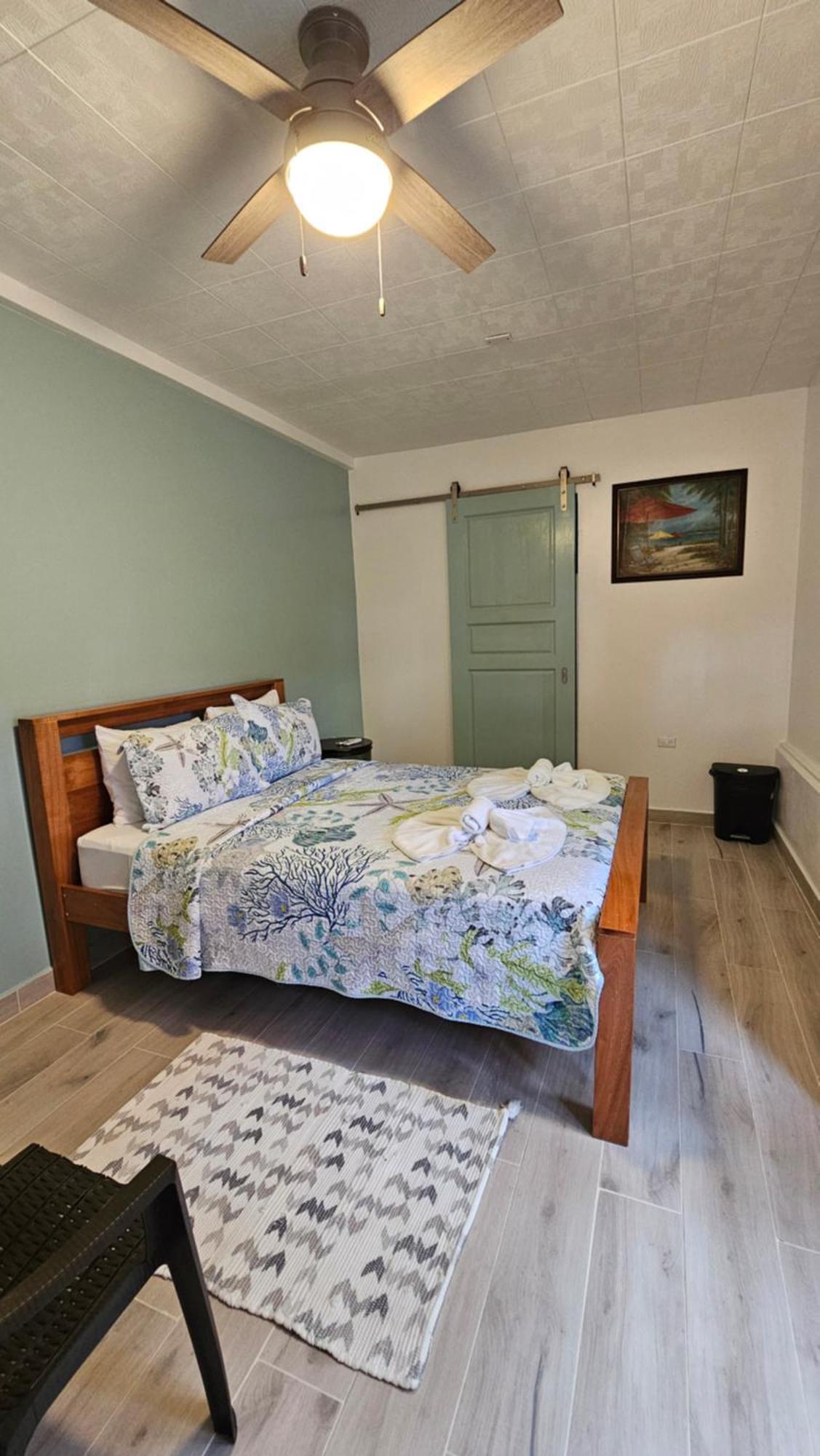 Sea N Sun Guest House Caye Caulker Exterior photo